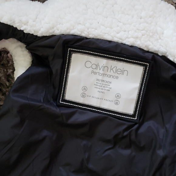 Causal Young Adult Vest - Picture 4 of 6